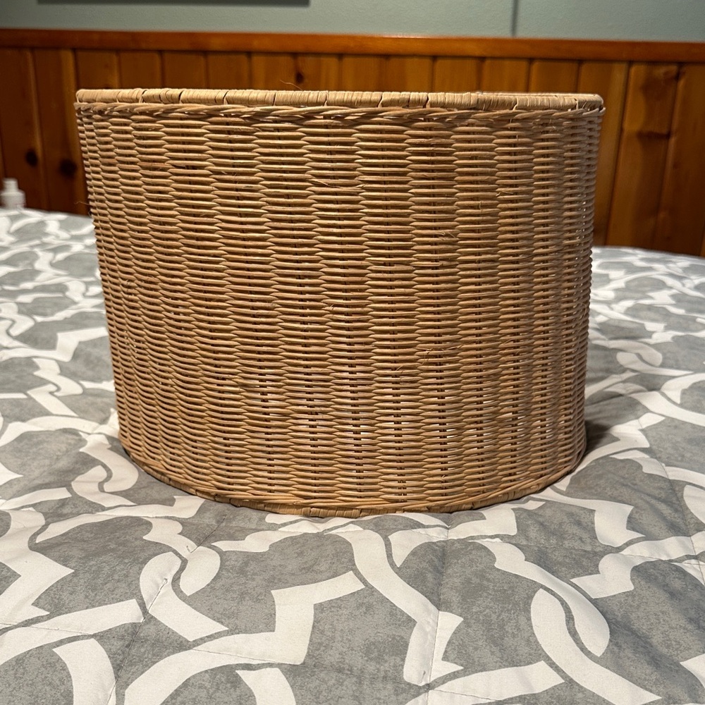 Source Unknown Tan Woven lampshade - Picture 5 of 5